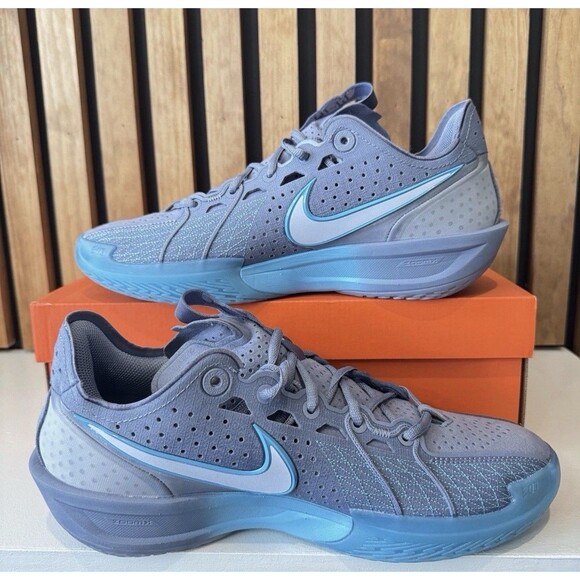 Athletic_Shoes